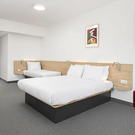 Centrum Hotel 2*