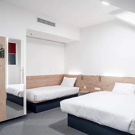 Centrum Hotel 2*